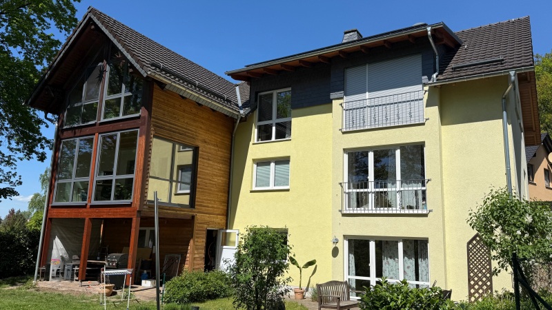 https://www.fewo-am-riesenfuss.de/wp-content/uploads/2025/05/Suedansicht.jpg